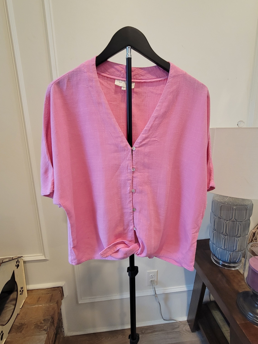 MELLODAY Pink Button-Front V-Neck Cropped Blouse